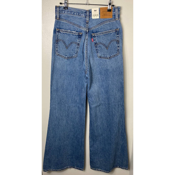 NWT Levi's Premium High Loose Flare Jeans in Take Notes Medium Blue Wash - Picture 3 of 9